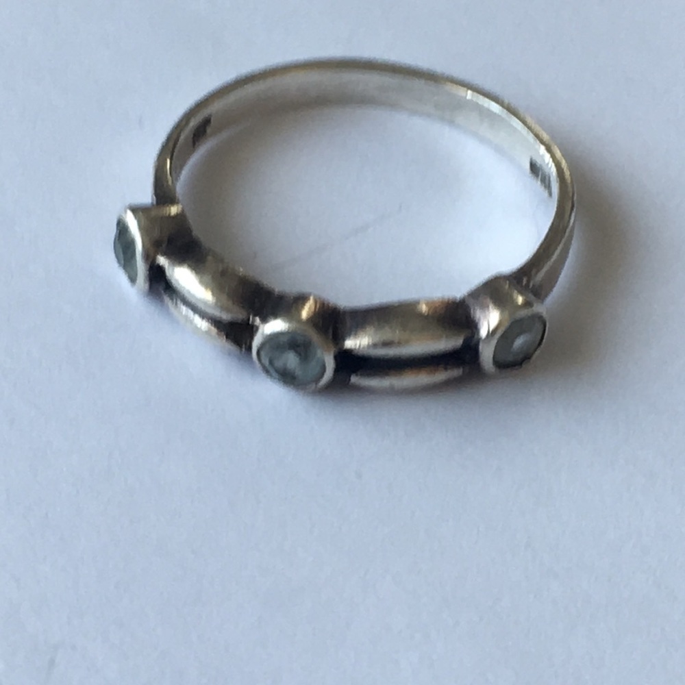 Beautiful sterling silver 925 ring